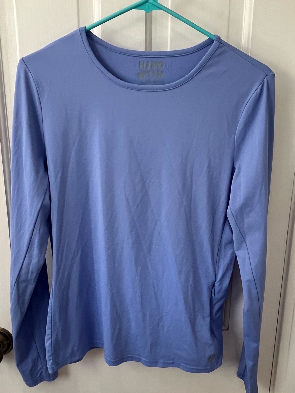 Hang Ten Women’s Long Sleeve Rash Guard in Periwinkle Blue. Size Medium.